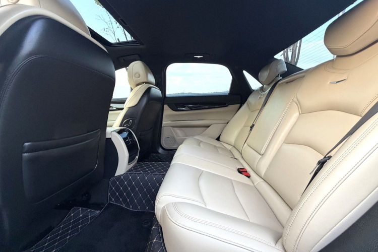 凯迪拉克CT6 2019款 28T 时尚型中控内饰7004