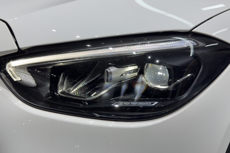 奔驰C级 2023款 C 260 L 运动版车身外观6005