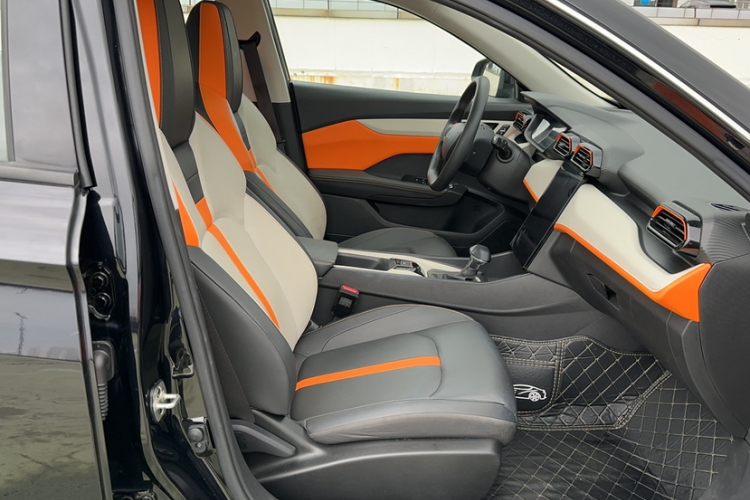 东风风神 奕炫 2023款 马赫版 1.5L 自动追影版局部细节41