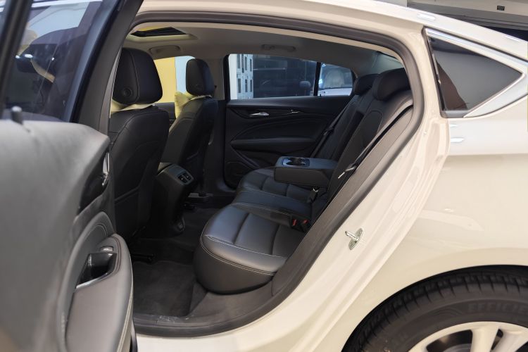 别克 君威 2024款 25T 超享版车身外观6013