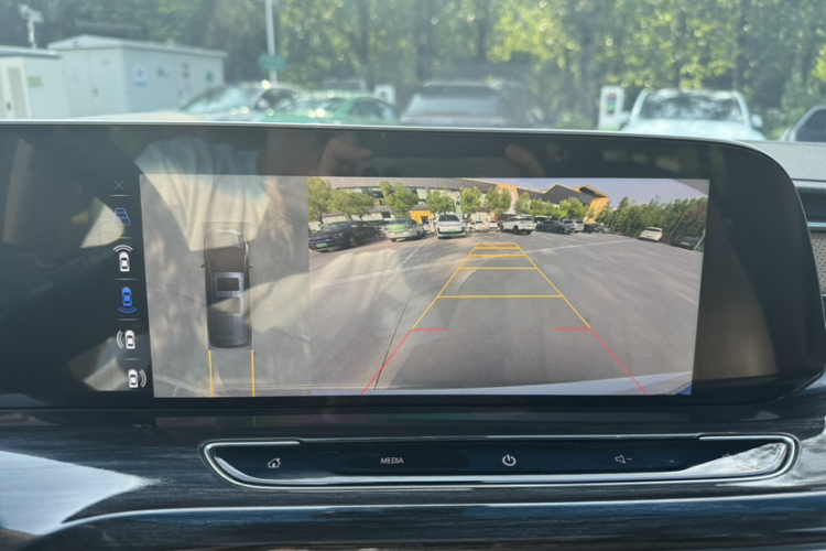 别克GL8 2021款 ES陆尊 653T 旗舰型中控内饰7004