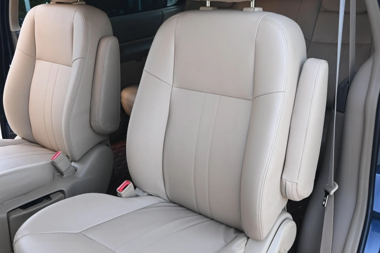 别克GL8 2014款 2.4L 经典版中控内饰7002