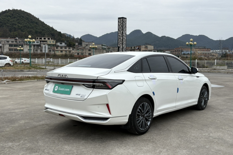 东风风神 奕炫MAX 2021款 1.5T 超炫潮爸版车身外观6007