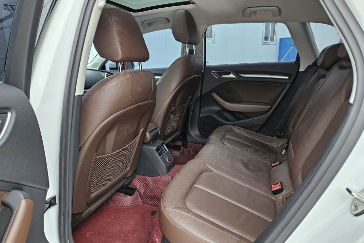 奥迪A3 2016款 Sportback 35 TFSI 风尚型中控内饰7002