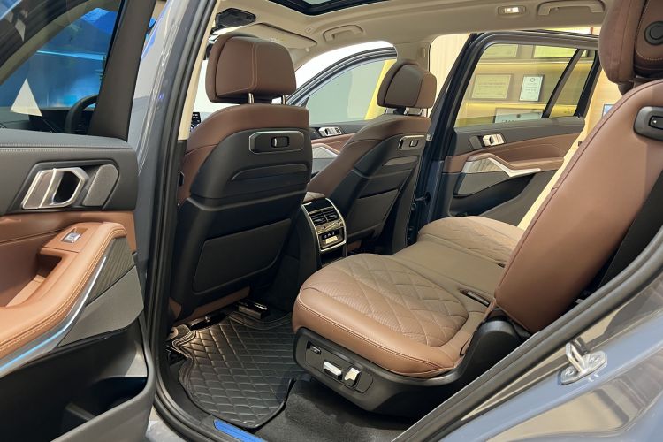 宝马X7 2023款 xDrive40i 领先型豪华套装中控内饰7003