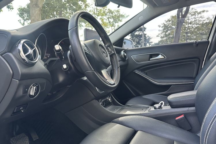 奔驰GLA 2018款 GLA 200 时尚型中控内饰7003