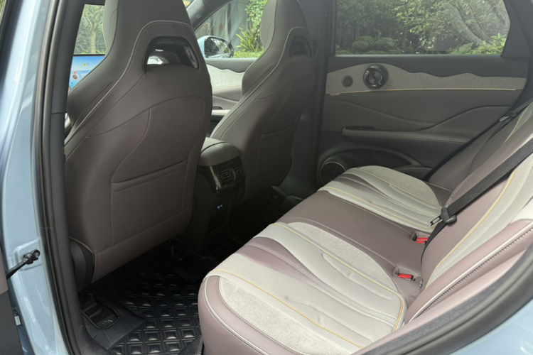 比亚迪 护卫舰07 2023款 DM-i 205KM 旗舰型中控内饰7004