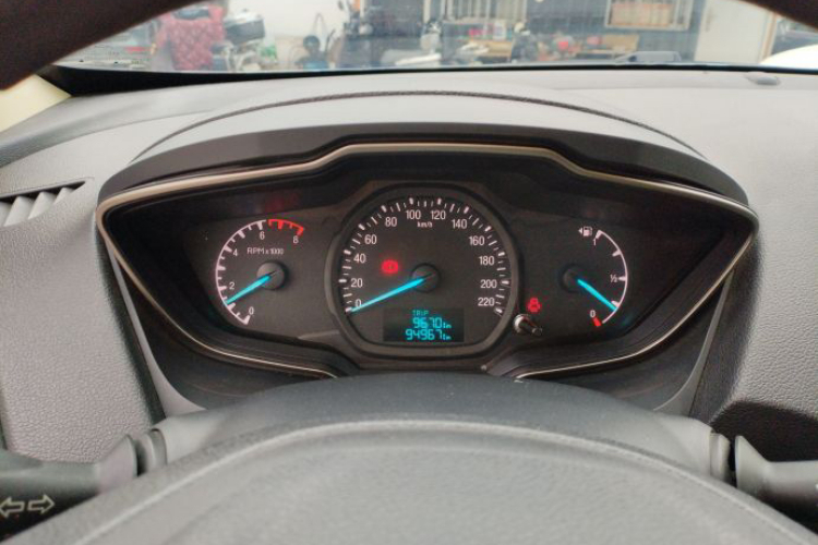 福特 福睿斯 2015款 1.5L 手动舒适型中控内饰15