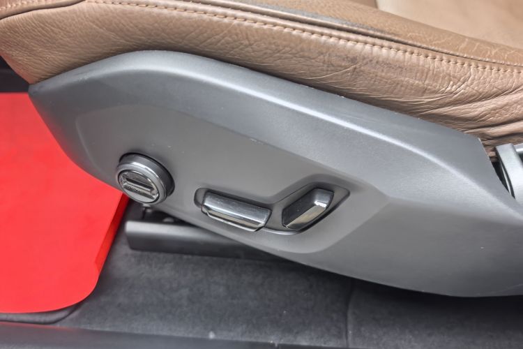 沃尔沃XC60 2020款 T5 四驱智逸豪华版中控内饰7004