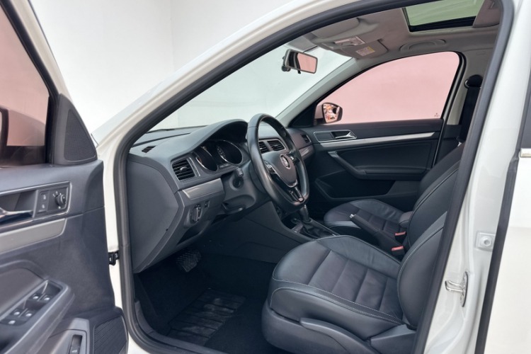 大众 朗逸 2017款 1.6L 自动舒适版中控内饰7007