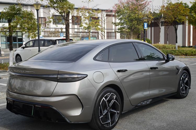 比亚迪 海豹 2022款 700km 长续航后驱版车身外观6008