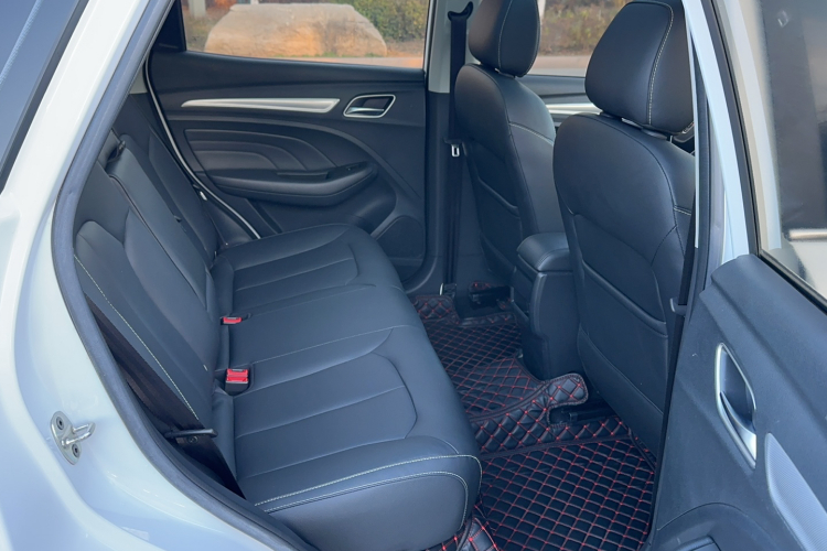 荣威RX3 2018款 1.6L 手动旗舰版中控内饰7003