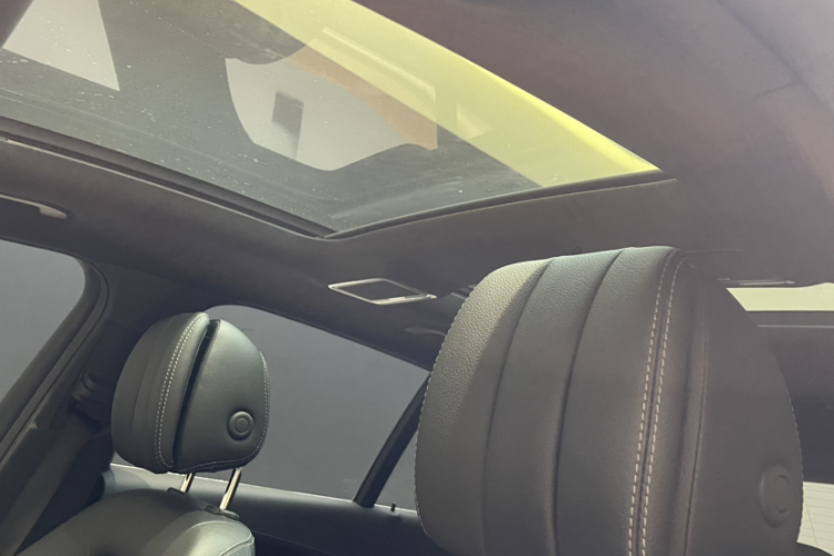 奔驰GLC 2019款 GLC 260 L 4MATIC 动感型中控内饰7008