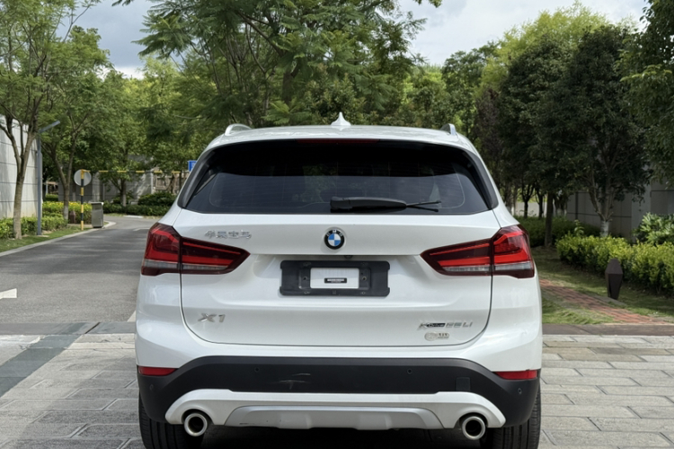 宝马X1 2021款 xDrive25Li 尊享型车身外观6004