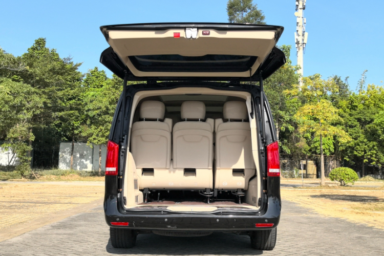 奔驰V级 2020款 V 260 领航版中控内饰7001