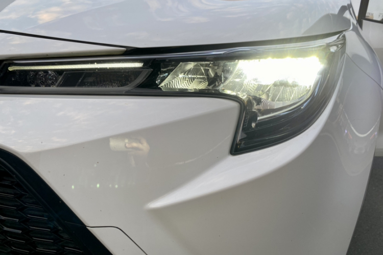 丰田 雷凌 2022款 双擎 1.8H E-CVT领先版局部细节36