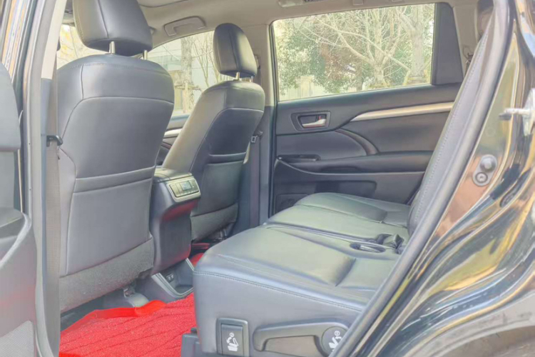 丰田 汉兰达 2018款 2.0T 四驱豪华版 7座 国V中控内饰7004