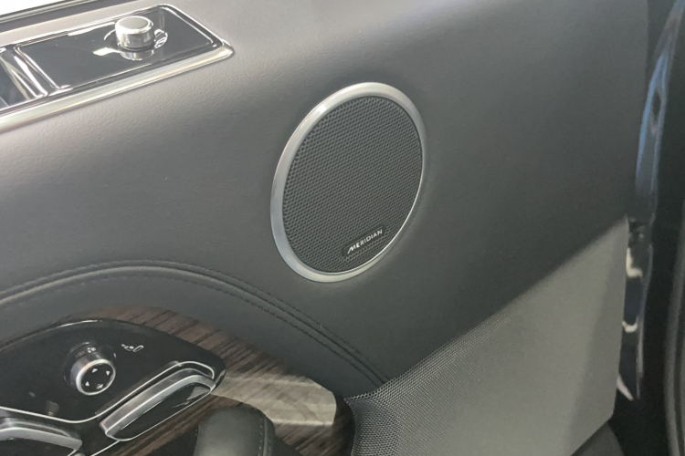 路虎 揽胜 2018款 3.0 SC V6 盛世版中控内饰7005