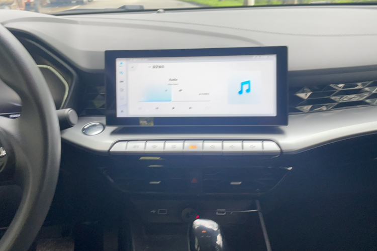 名爵 MG5 2022款 180DVVT CVT青春豪华版中控内饰7007