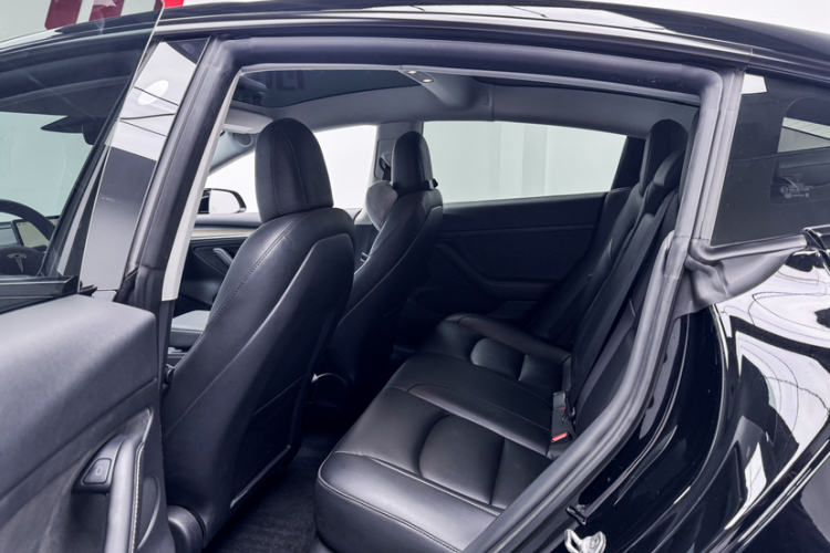 特斯拉 Model 3 2022款 后轮驱动版中控内饰7008