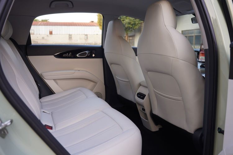 吉利银河 星愿 2025款 UP 410km 探索+版中控内饰7011