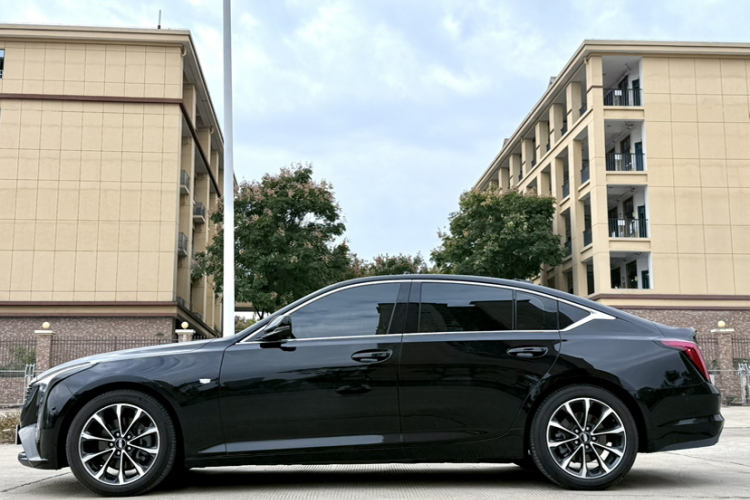 凯迪拉克CT5 2025款 28T 城市运动版车身外观6008