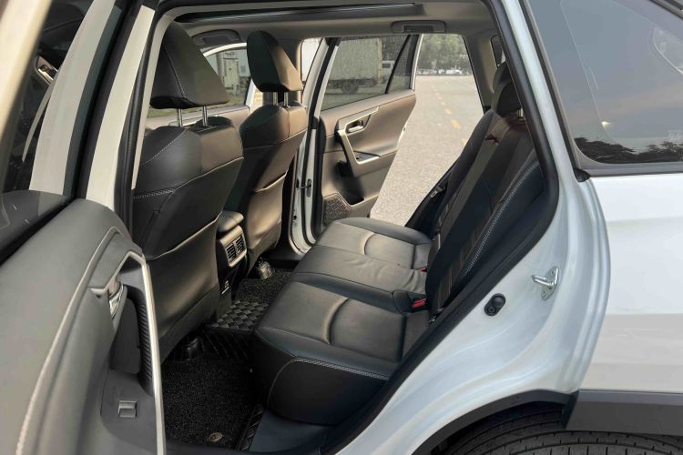 丰田 RAV4荣放 2023款 2.0L CVT两驱风尚Plus版中控内饰7005