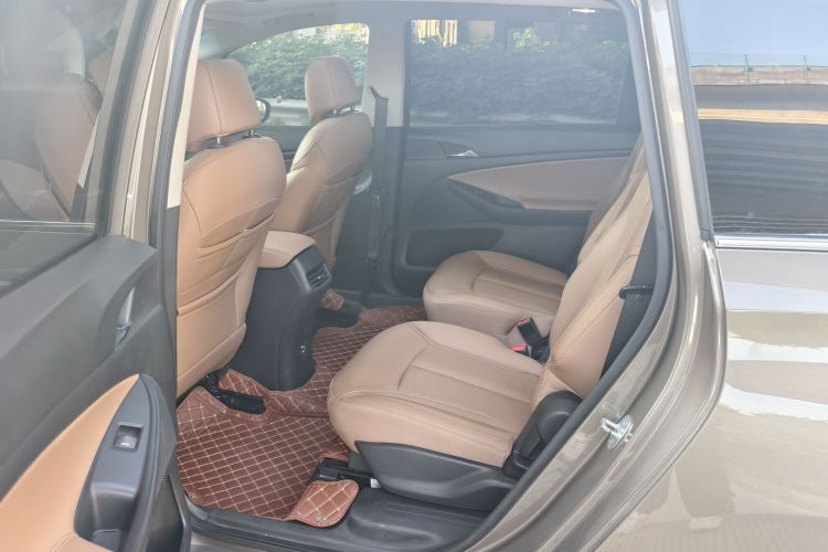 别克GL6 2021款 323T 轻混动互联豪华型中控内饰7004