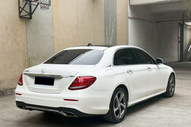 奔驰E级 2017款 E 300 L 运动豪华型车身外观6004