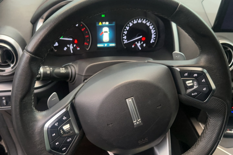 魏牌 VV5 2019款 1.5T 两驱颜先锋局部细节14