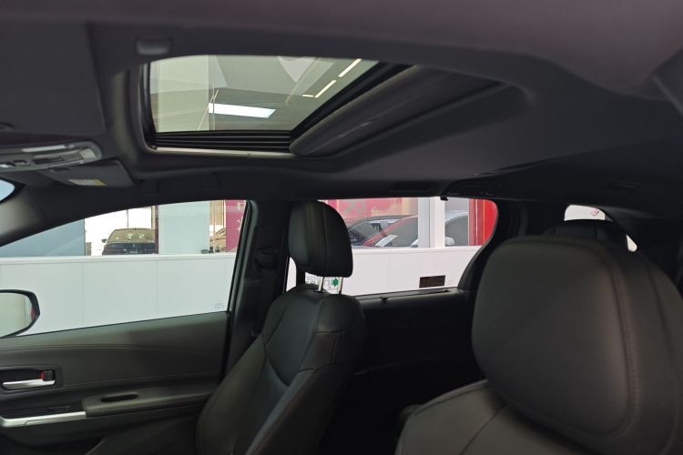 丰田 赛那SIENNA 2023款 2.5L混动 尊贵版中控内饰7008