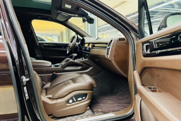 保时捷 2019款 Cayenne 3.0T中控内饰7006