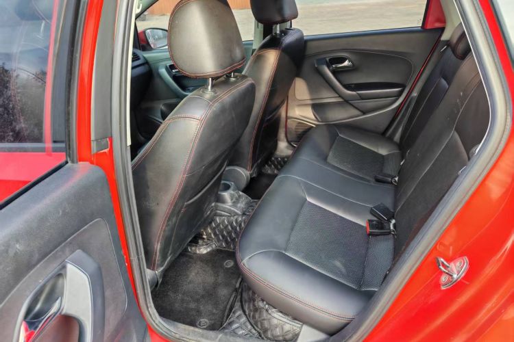 大众 Polo 2016款 1.4L 自动风尚型中控内饰7003