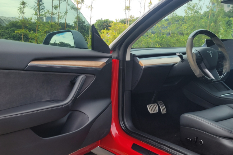 特斯拉 Model 3 2022款 Performance高性能全轮驱动版中控内饰7002