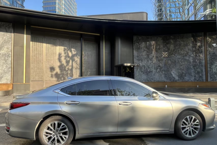 雷克萨斯ES 2023款 200 卓越版车身外观6004