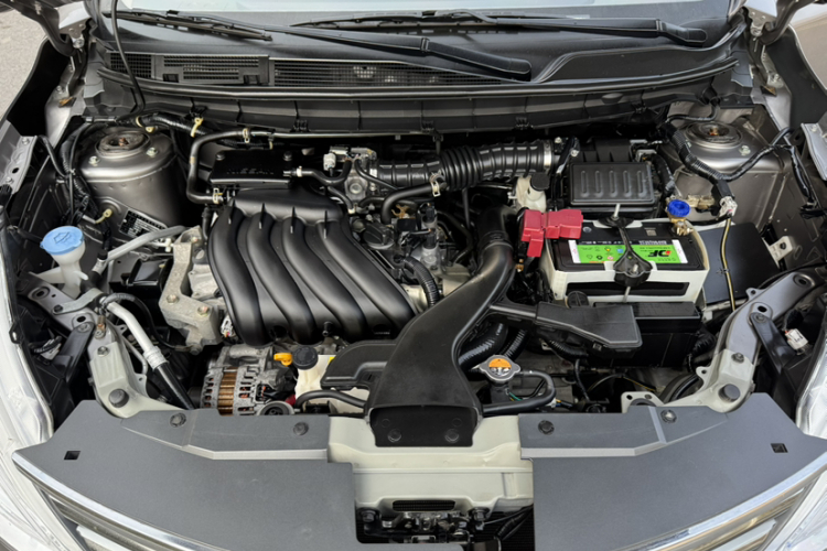 日产 骊威 2013款 1.6XE 手动舒适版局部细节24