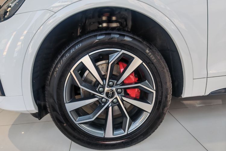 奥迪Q5L 2024款 40 TFSI 豪华动感型车身外观6007