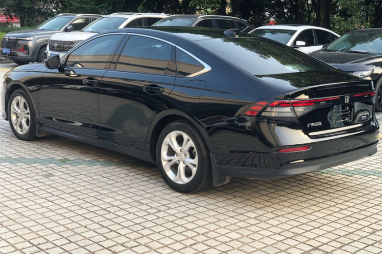 本田 雅阁 2024款 260TURBO 豪华版车身外观6006
