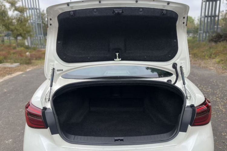 英菲尼迪Q50L 2018款 2.0T 逸享版 国VI车身外观6014