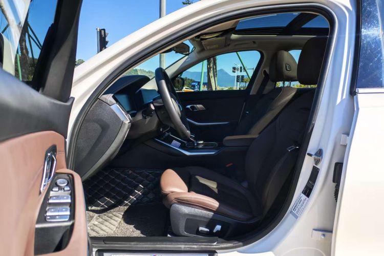 宝马3系 2020款 改款 325Li M运动套装中控内饰7002