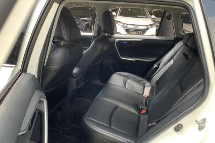 丰田 RAV4荣放 2020款 2.0L CVT两驱都市版中控内饰7001