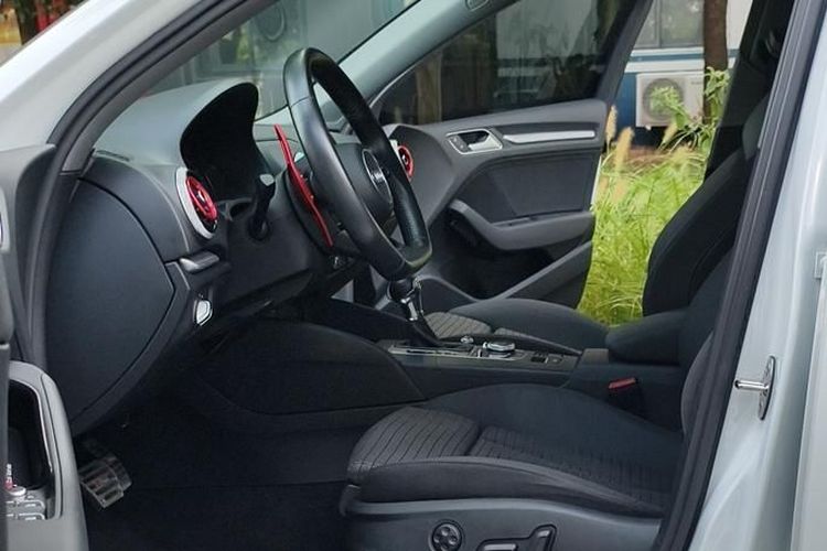 奥迪A3 2018款 30周年年型 Limousine 40 TFSI 运动型中控内饰7003