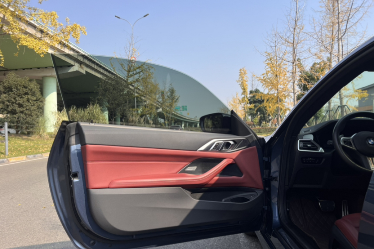 宝马4系 2022款 425i M运动曜夜套装中控内饰7008