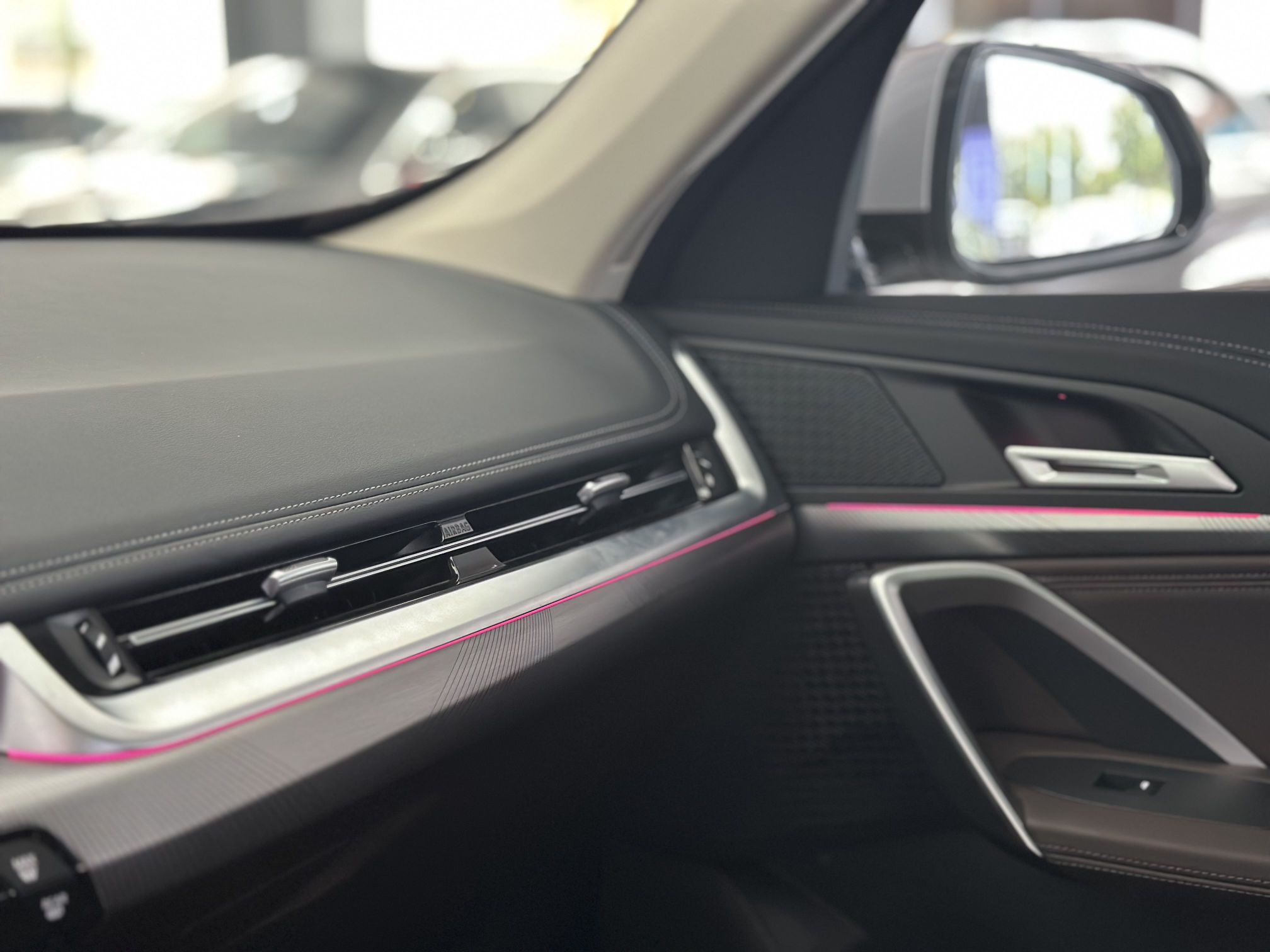 宝马iX1 2023款 eDrive25L M运动套装