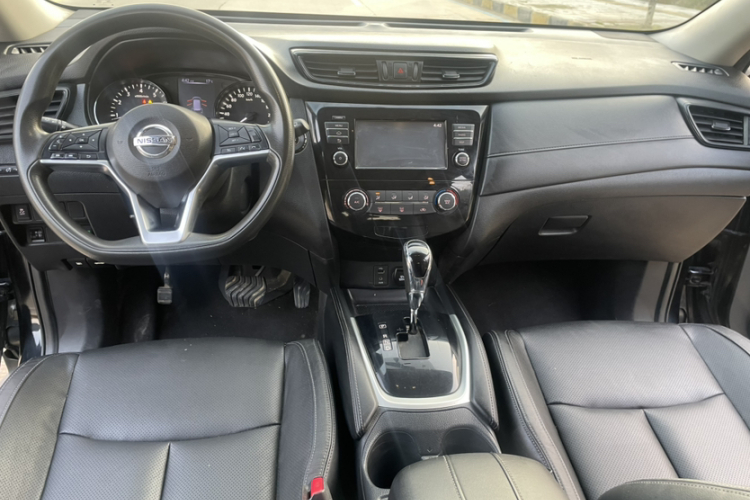 日产 奇骏 2017款 2.0L CVT舒适版 2WD中控内饰7003