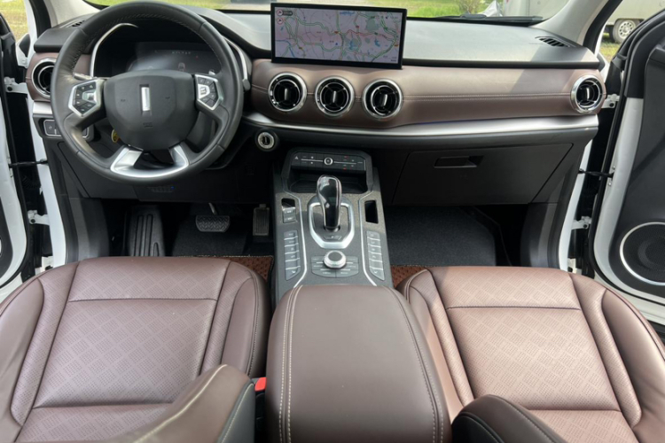 魏牌 VV6 2021款 2.0T 两驱智护+车身外观6012