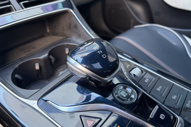 比亚迪 秦PLUS 2021款 DM-i 55KM 旗舰型局部细节18