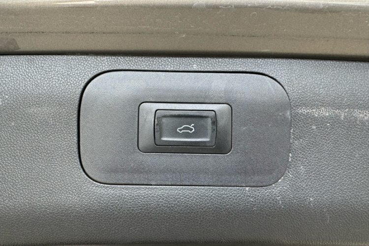 别克GL6 2018款 18T 6座尊贵型中控内饰7007