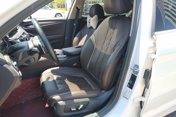 宝马5系 2018款 530Li 领先型 豪华套装局部细节19