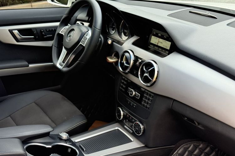 奔驰GLK级 2015款 GLK 260 4MATIC 动感型 极致版中控内饰7007